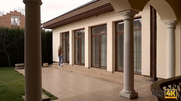 Play MP4 - OLD4K&period; Old man enjoys unplanned sex with attractive stranger at his place