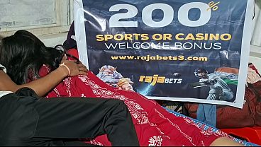 Nonton Young Bhabhi Ji Chudai In Hotel Owner thumbnail