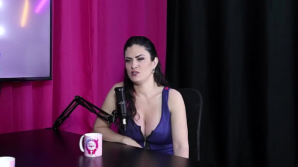 Ela come&ccedil;ou como acompanhante em um momento de dificuldade, e n&atilde;o se sentia digna em ter um relacionamento - Amanda Smell (SHEER/RED) 