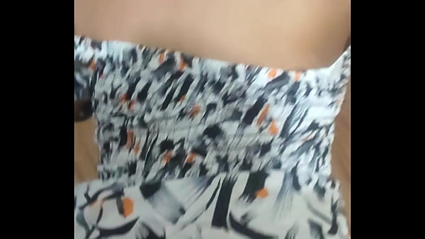 Play MP4 - Esposa jovencita de vestido corto le es infiel a su marido con su vecino