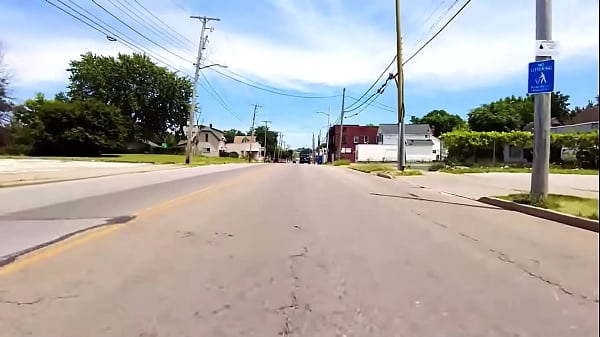 Nonton She Looks Like She Does thumbnail