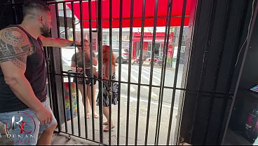 POV DONO da adega comeu o CU da cliente enquanto a amiga esperava na fora