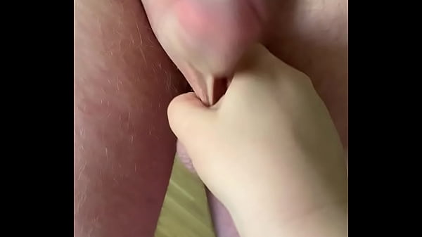 Play MP4 - sein schwanz bespielt