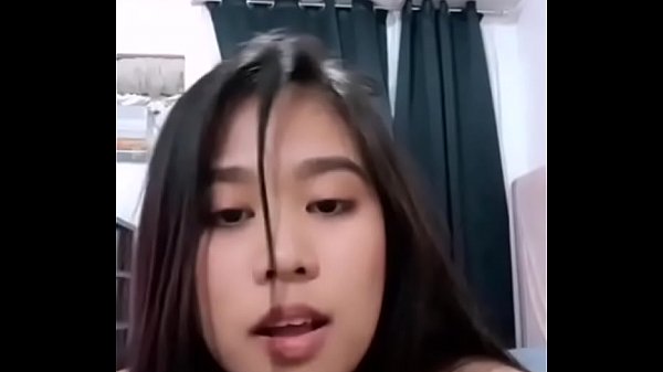 showed pussy on cam for aquick view and_waits for gifts