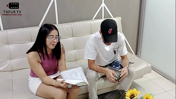 Follando y estudiando con la fea de clase