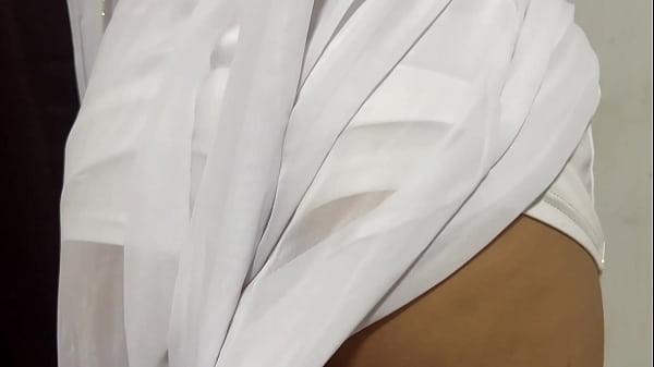 Hallowen d&iacute;a de brujas chica disfrazada de artemisa diosa del amor obtiene la polla de un desconocido a cambio de unos dulces 