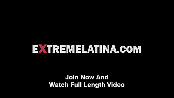 Lovely mouth babe puking on cock 