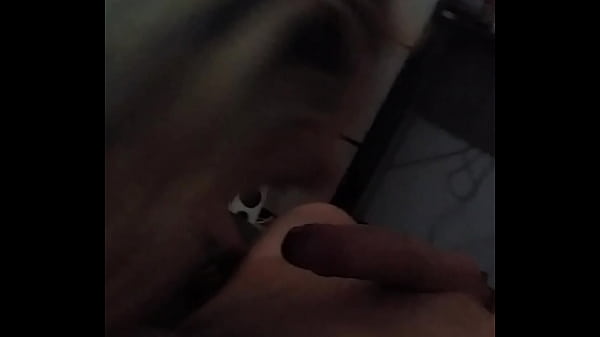 cute girl gives_a blowjob