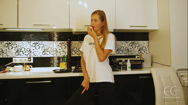 Sexy blonde eats egg food fetish 