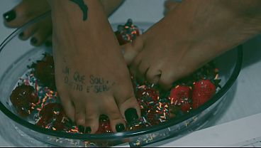 Nonton I Want Your Tongue Exhausted From Cleaning My Messy Feet thumbnail
