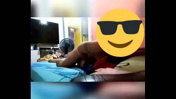 Play MP4 - grandao bruto comendo a cdzinha submissa com