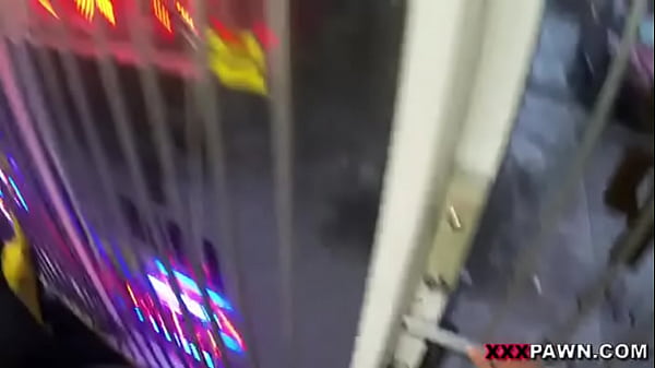 Play MP4 - Girl Trades In The Goods&excl;