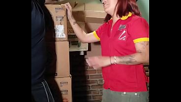 Nonton El Gerente De La Tienda Le Propone A Su Empleada Beneficios A Cambio De Una Cogida Dura Detr&aacute;s De La Bodega thumbnail