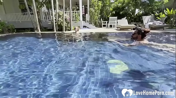 Kissing in the pool is the best