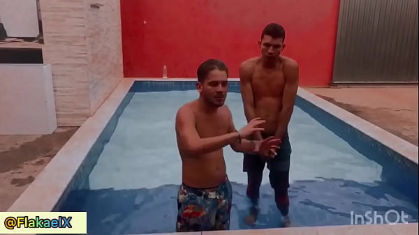 Play MP4 - Renan Martins Pantaneiro Pulando Comigo Na Piscina da Produtora PJTX