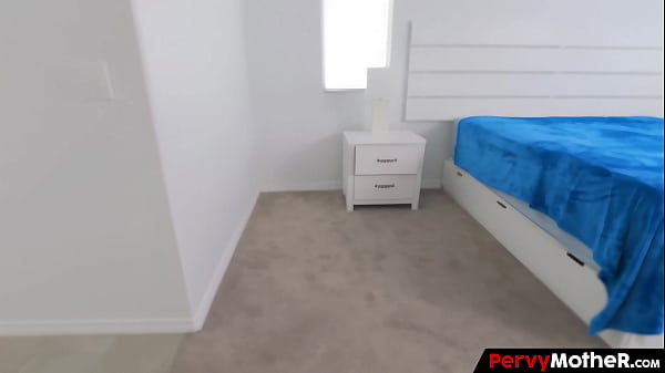 Nonton Bored Stepson Catches His Oriental Young Stepmom Stroking Herself Alone thumbnail