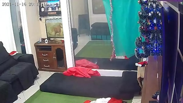 Papai Noel na favela é assim !!! Filho_do bom velhinho veio_me dar o presente atrasado