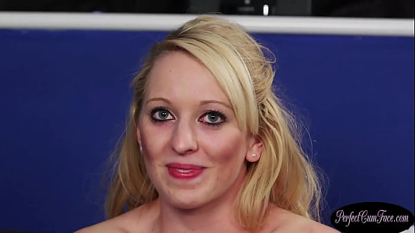 Hotblonde_british_babe wanks and sucks dick