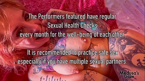 Nonton Scarlett Love's Early Christmas Present thumbnail