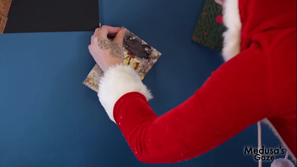 Scarlett love's early christmas present 