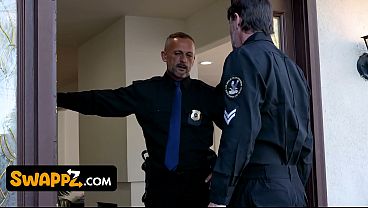 Nonton &ldquo;all This For Our First Offense?!&rdquo; Dirty Little Shoplifters Swap thumbnail