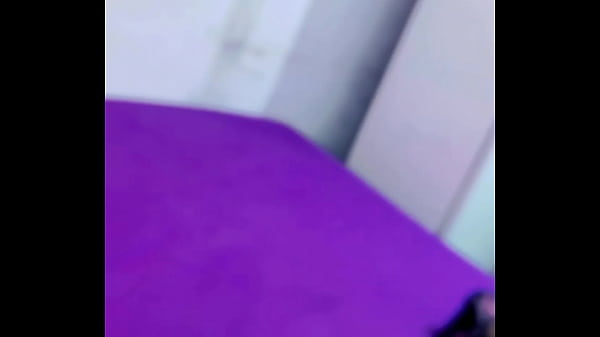 Contratei um fot&oacute;grafo para um ensaio na minha casa ele acabou me fudendo todinha 