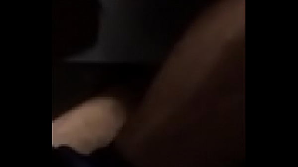 Play MP4 - Mirando pajas en ba&ntilde;o p&uacute;blico