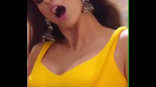 Disha Patani Yollow Bikini And Sexy Ass thumbnail