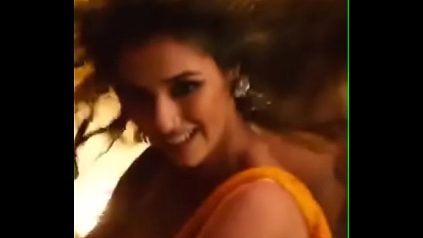 Disha Patani Yollow Bikini And Sexy Ass thumbnail