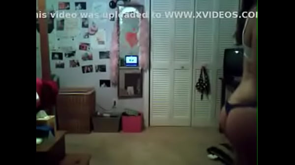 Play MP4 - Putting on a strip show for my boyfriend