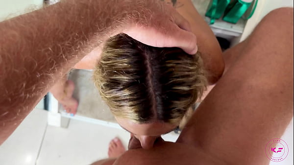 Kleo furiosa offers all her holes for deep insertions