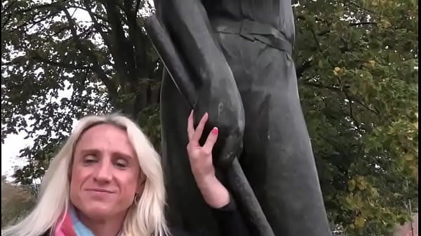 Look at the size of those hands