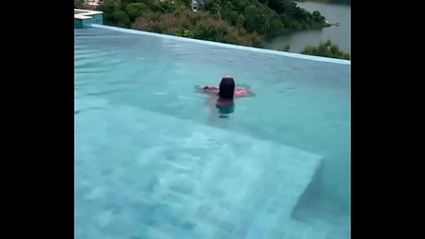 Onde mais seria gostoso rebolar assim 