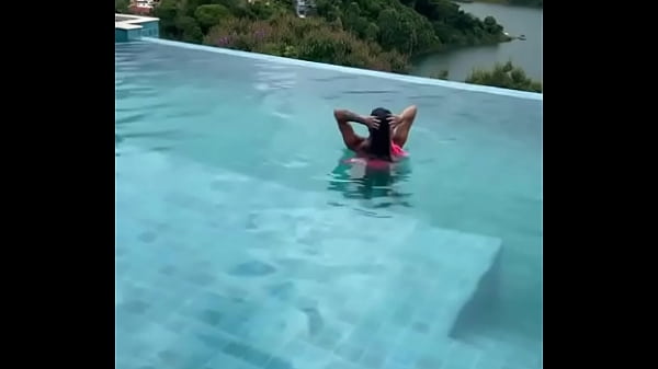 Onde mais seria gostoso rebolar assim 