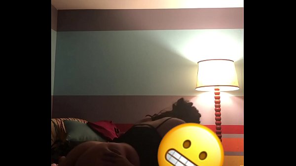 Thick bottom bouncing on me