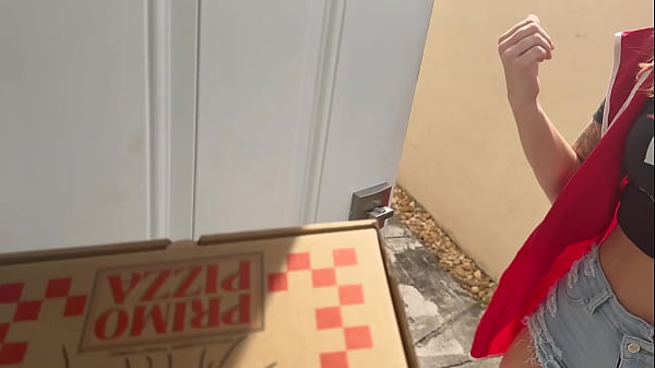 I Fucked The Pizza Delivery Girl thumbnail