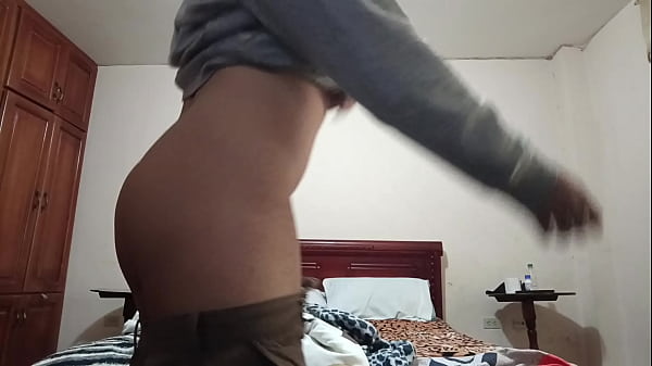 GAY PASIVO DE LOJA BOTANDO LA LECHE DE SU MACHO