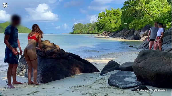 Sex on the Beach - Get Caught By Voyeurs 