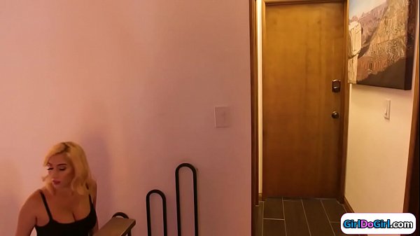 Play MP4 - Real estate agent licks to make the sale