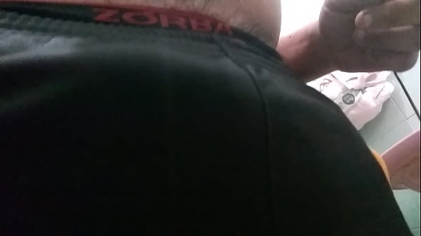 Punheta tes&atilde;o 