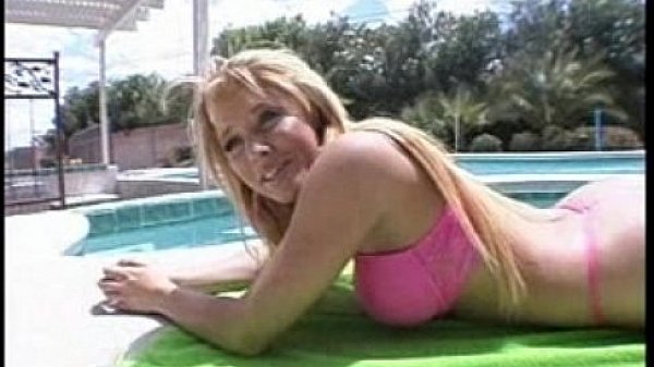 Blondie babe Odessa Marley fucks hard 