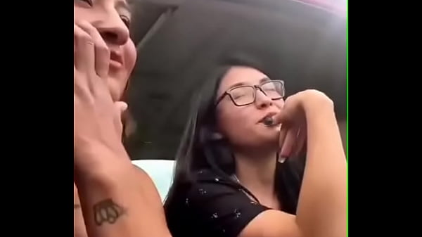 Nos ponemos cachondas con un desconocido