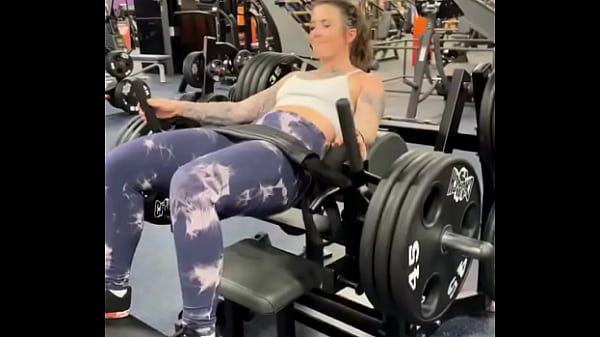 Nonton When People Ask If My Is A Bbl But I Just Live In The Gym & Eat A Lot Of Carbs thumbnail