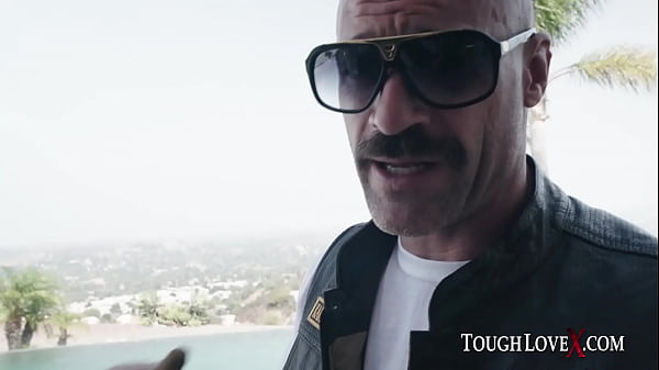 TOUGHLOVEX BTS_with blonde spinner Kiara Cole