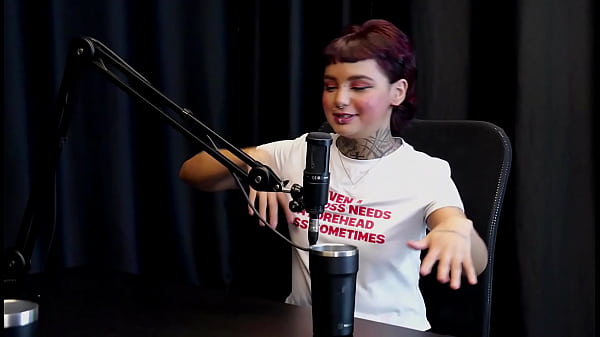 Play MP4 - Fazia atendimento antes de seu expediente&comma; ficou nervosa por achar que iriam comer seu cu&comma; fez a tatuagem em uma suruba&comma; e a sua exposi&ccedil;&atilde;o&period;&period;&period; - Annie Clementine &lpar;WATCH ON&colon; SHEER&sol;RED&rpar;