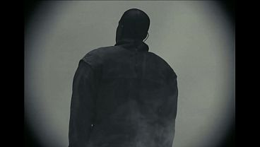 Nonton Travis Scott Perform With Kanye West thumbnail
