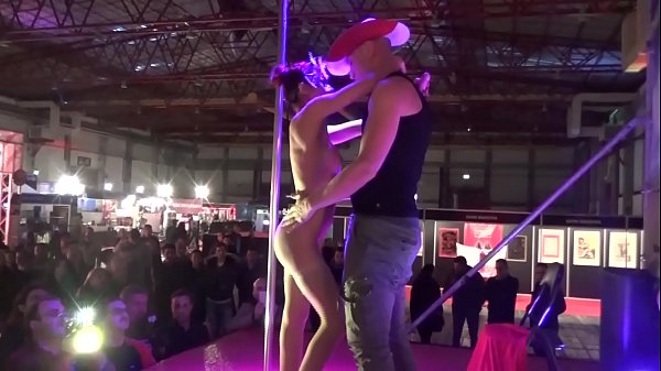 gran scopata in live show 