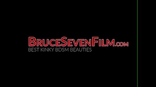 Nonton Sapphic Babe Dildoed In Ass And Pussy thumbnail