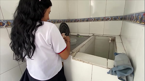 Nonton &iexcl;ay Padrastro! No Te Pases, Dejame Lavar Mis Calzoncitos Que Me Van A Castigar thumbnail