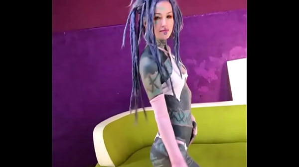 A little behind the scenes of a photoshoot how do you like the outfit #photoshoot #behindthescenes #outfit